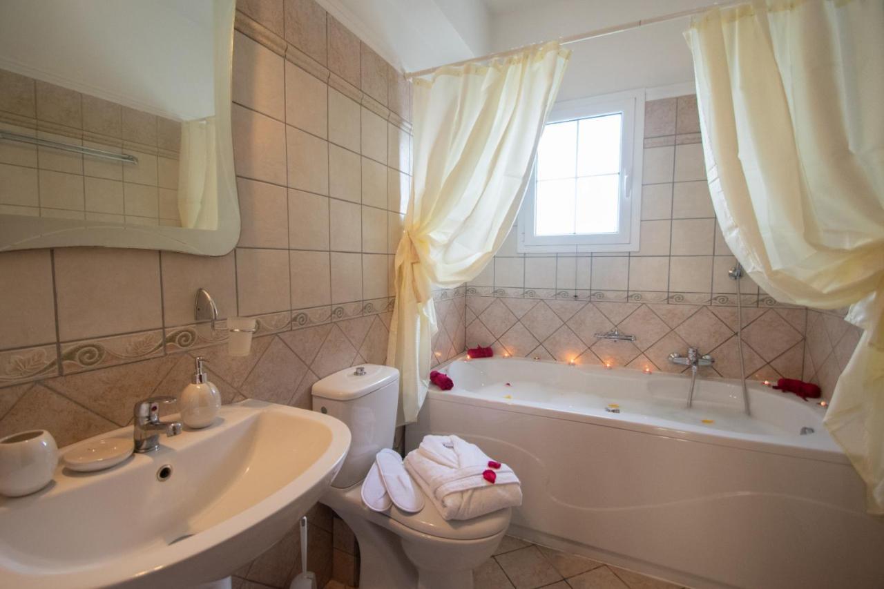 Luxury Villa Vanato & Pool Koukounariá 외부 사진